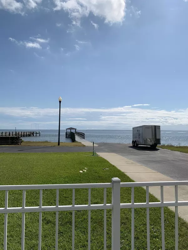 Southport, NC 28461,6213 Pebble Shore LN