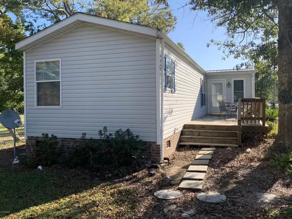 Cape Carteret, NC 28584,107 Live Oak ST