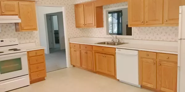 New Bern, NC 28562,313 North Carolina DR