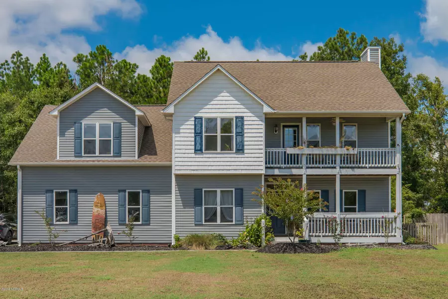 135 Bayshore DR, Sneads Ferry, NC 28460