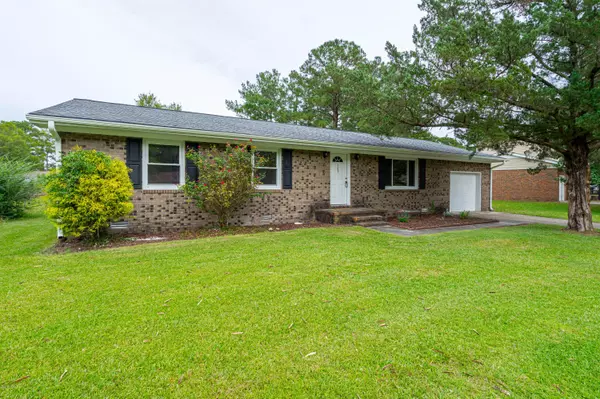 107 Meadowview CT, Jacksonville, NC 28546