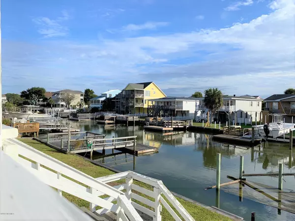 Holden Beach, NC 28462,138 Dolphin DR