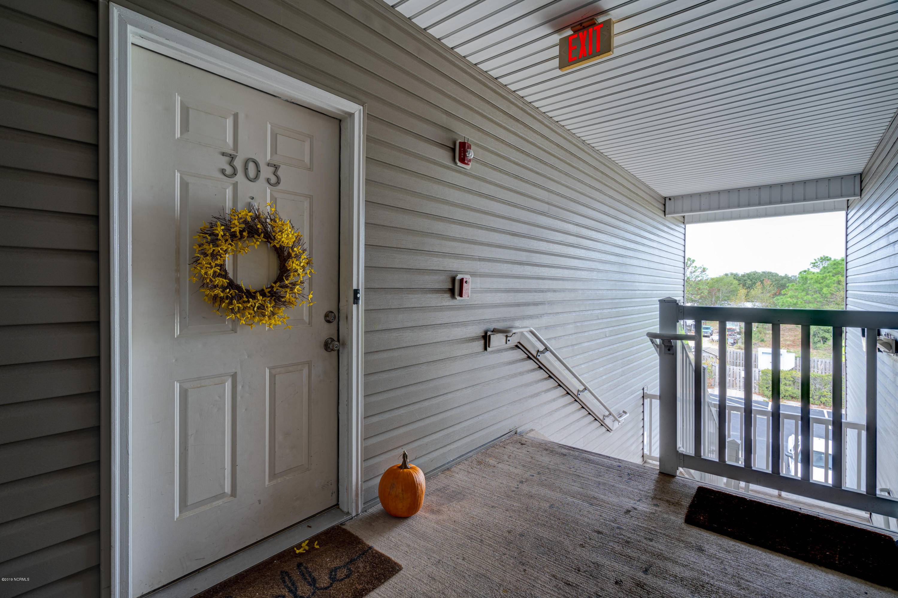 Wilmington, NC 28412,645 Condo Club DR #303