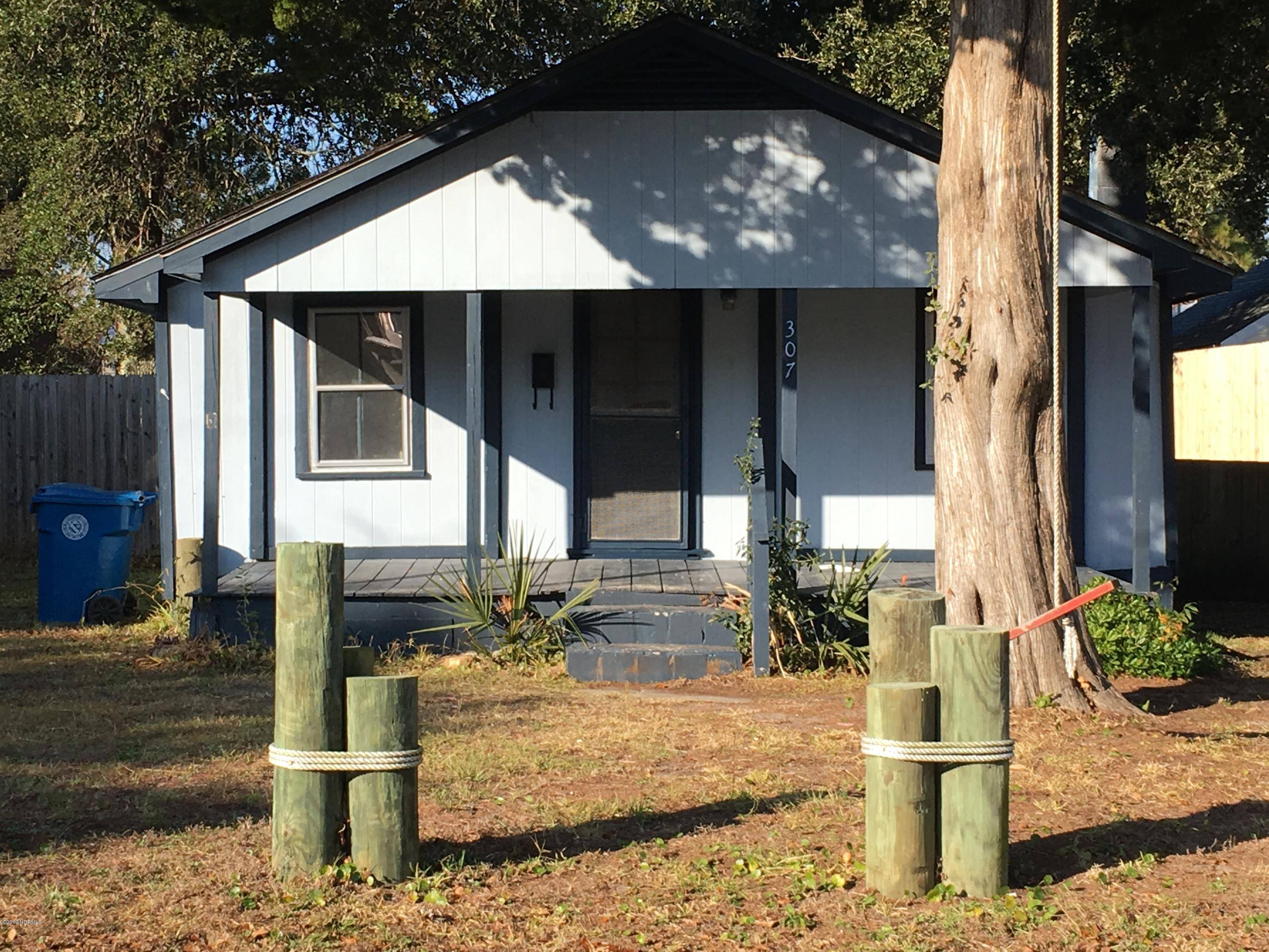 307 N 22nd ST, Morehead City, NC 28557
