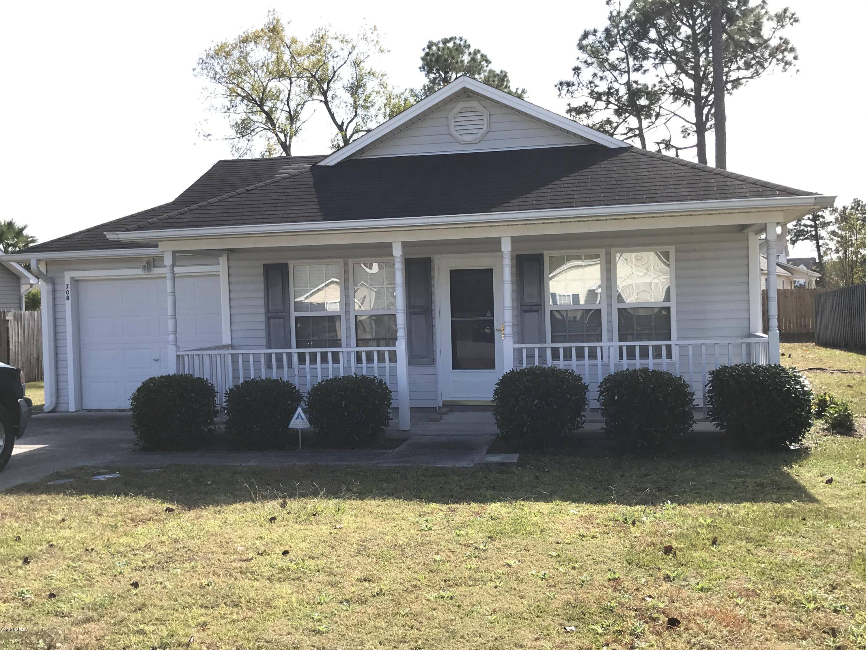 708 Brewster LN, Wilmington, NC 28412