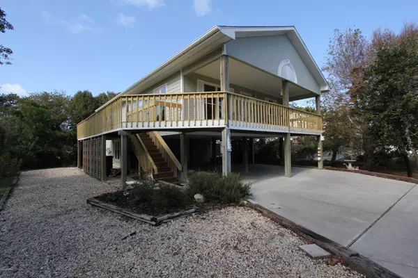 Emerald Isle, NC 28594,121 Live Oak ST