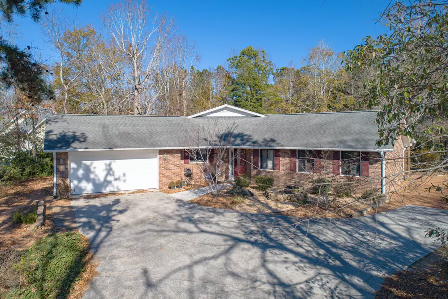 216 Hickory LN, Hampstead, NC 28443