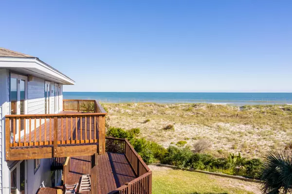 Wrightsville Beach, NC 28480,17 Sea Oats LN