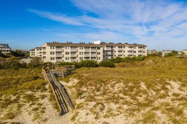 10300 Coast Guard RD #305a, Emerald Isle, NC 28594