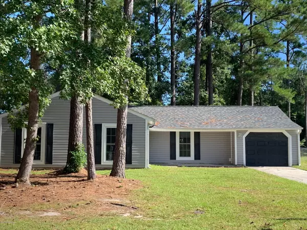 636 Shadowridge RD, Jacksonville, NC 28546