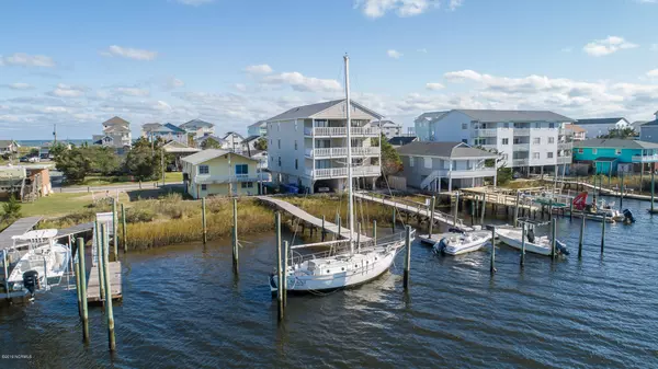 Carolina Beach, NC 28428,717 Canal DR