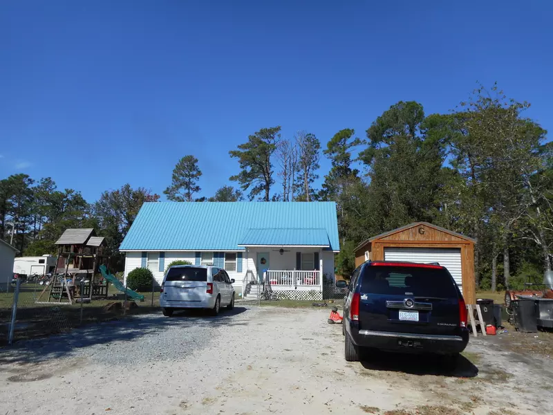 121 Pine Grove RD, Newport, NC 28570