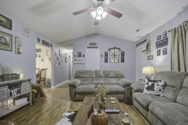 Richlands, NC 28574,122 Meadow Farms RD