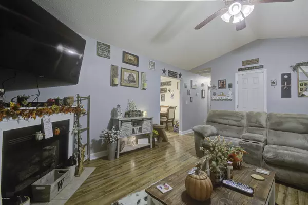 Richlands, NC 28574,122 Meadow Farms RD