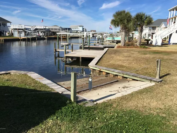 Surf City, NC 28445,7017 7th ST