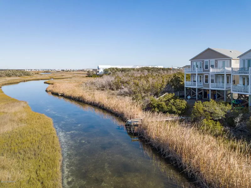 101 Egret Landing CT #B, Surf City, NC 28445