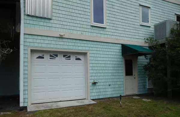 Surf City, NC 28445,1005 N New River DR