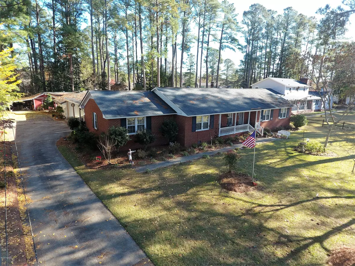 New Bern, NC 28562,404 Melody LN