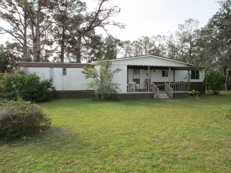 118 Diamond City DR, Harkers Island, NC 28531