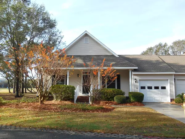 101 Oceangreens LN, Oak Island, NC 28465