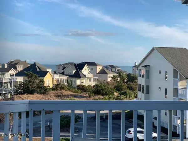 Emerald Isle, NC 28594,10300 Coast Guard RD E #302
