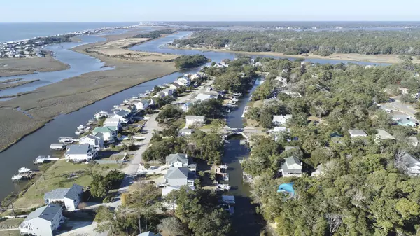 11 SW 27th Street, Oak Island, NC 28465