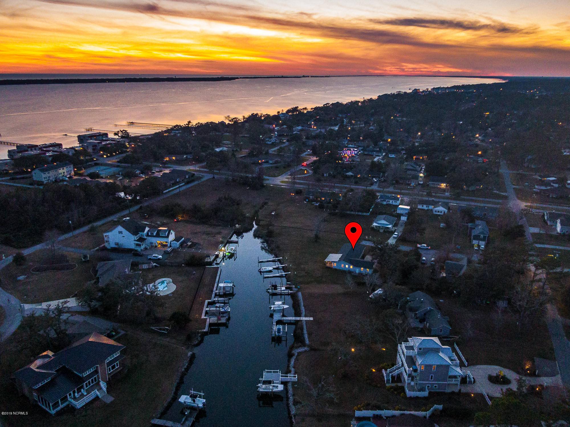 303 Georgia AVE, Morehead City, NC 28557