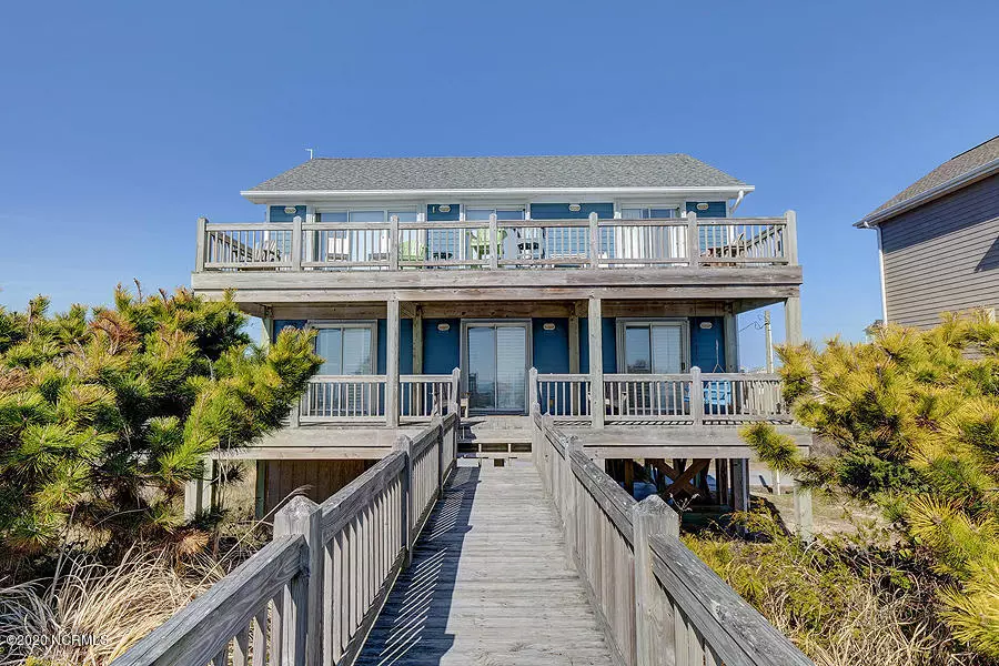 602 N Shore DR, Surf City, NC 28445