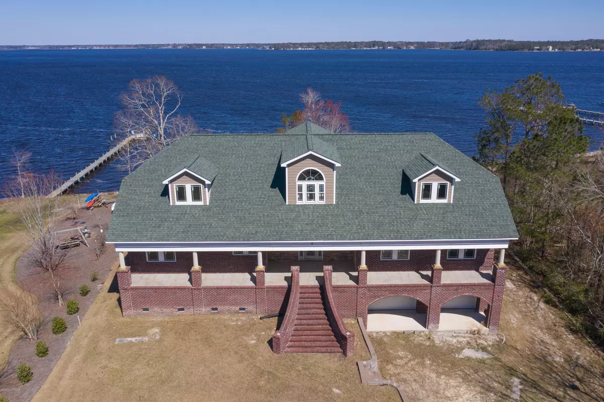 Swansboro, NC 28584,106 Line Boat LN