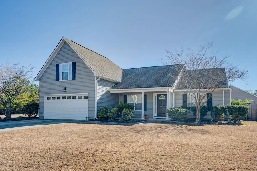 1002 Sweet Bay CIR, Leland, NC 28451