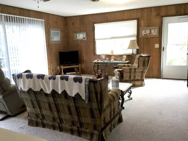 Oak Island, NC 28465,205 Sellers ST