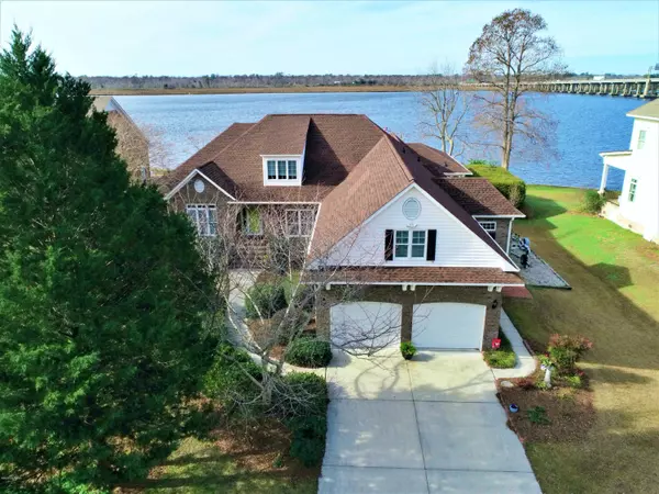 200 Bridge Pointe DR, New Bern, NC 28562