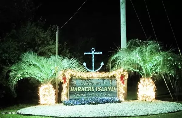 Harkers Island, NC 28531,549 Island Road