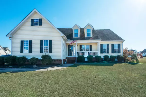 908 Fox Chase LN, Winterville, NC 28590