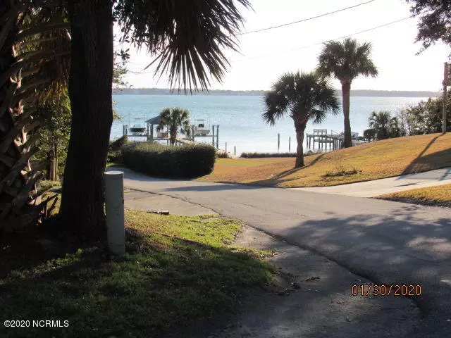 Morehead City, NC 28557,156 Banks ST