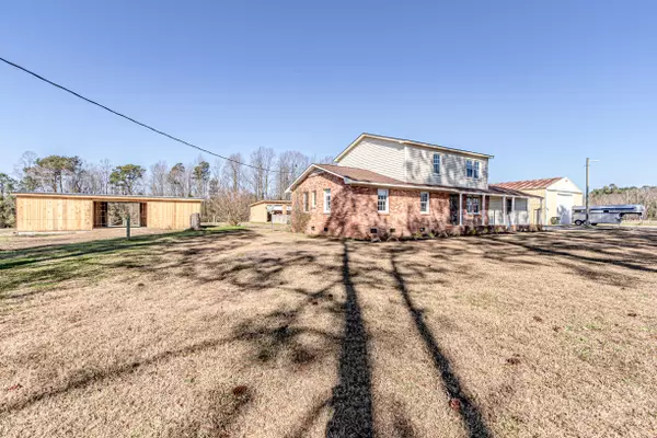 8692 Hwy 41 W, Richlands, NC 28574