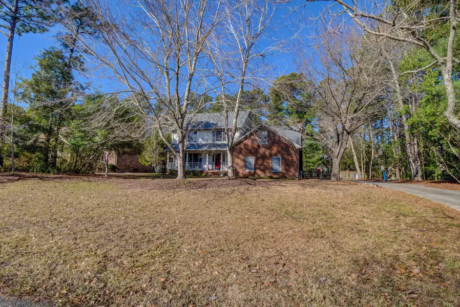 5716 Oak Bluff LN, Wilmington, NC 28409