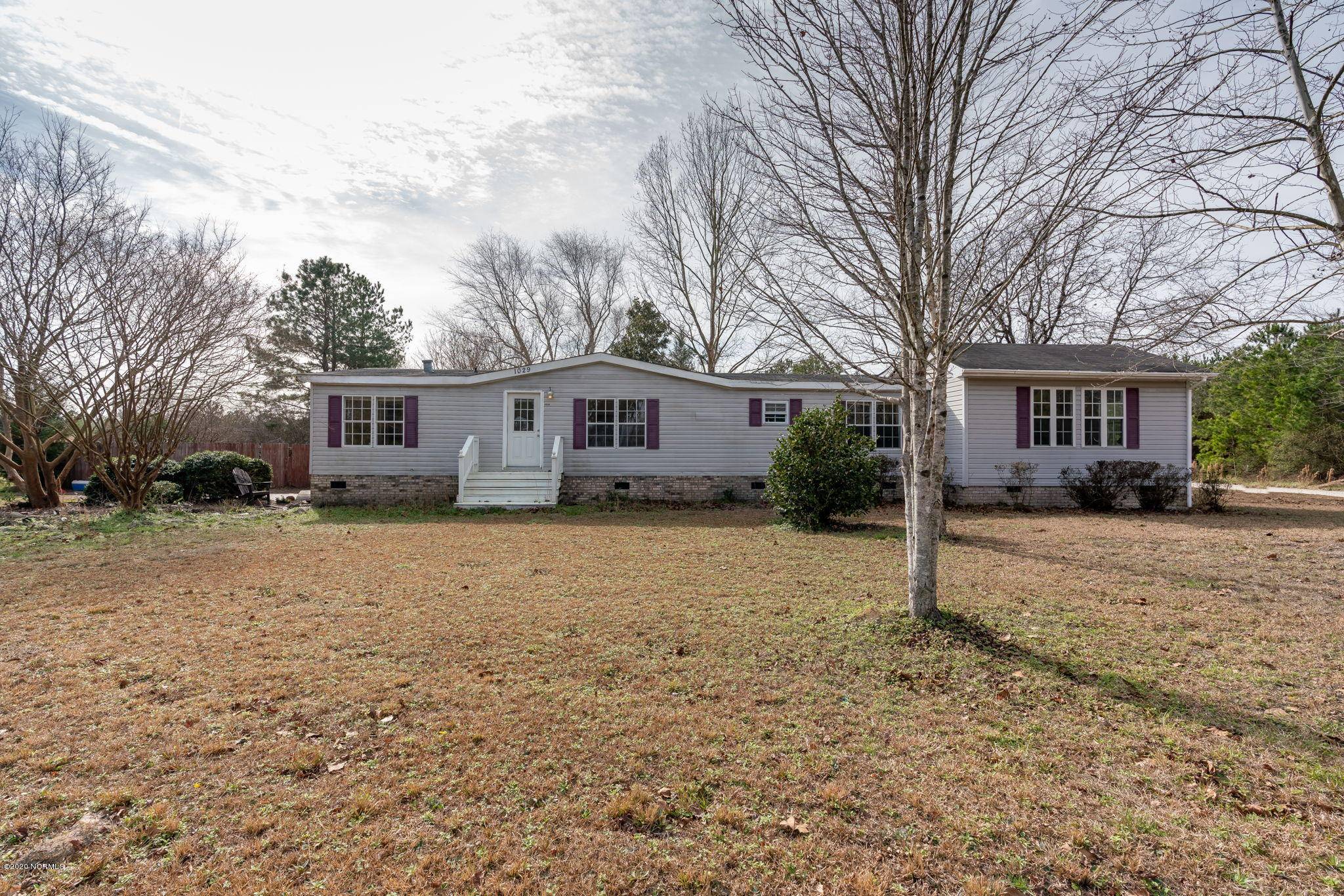 1029 Sycamore DR, Burgaw, NC 28425