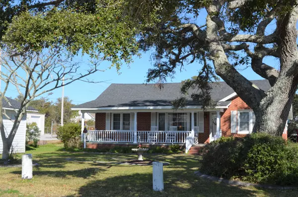 857 Island RD, Harkers Island, NC 28531