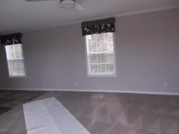 Kinston, NC 28501,927 Mccaskill DR