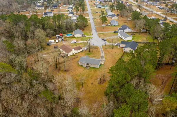 Hubert, NC 28539,136 Fodder DR