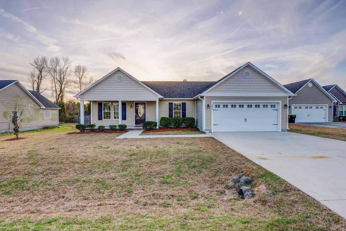 Richlands, NC 28574,202 Cottage Brook CT