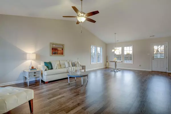 Richlands, NC 28574,202 Cottage Brook CT