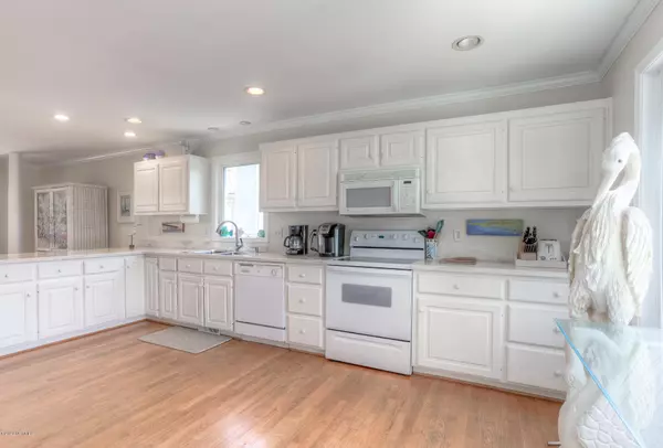 Kure Beach, NC 28449,837 Fort Fisher BLVD S