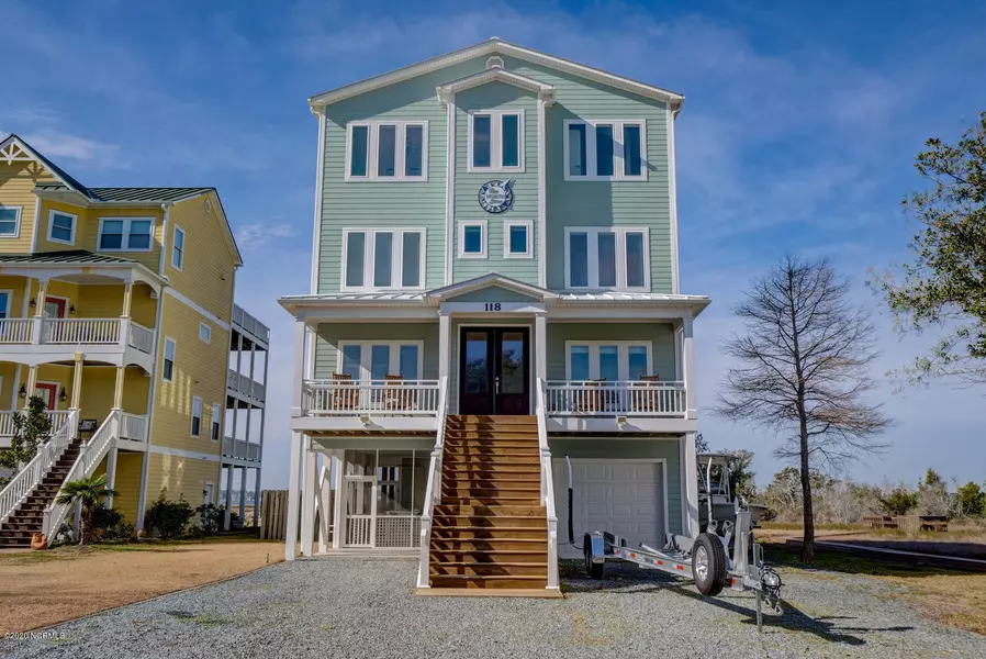 118 Windjammer DR, Surf City, NC 28445