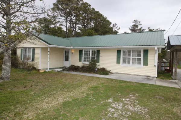 215 Pinners Point RD, Beaufort, NC 28516