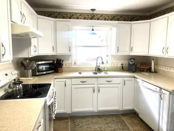 Rose Hill, NC 28458,820 E Church ST