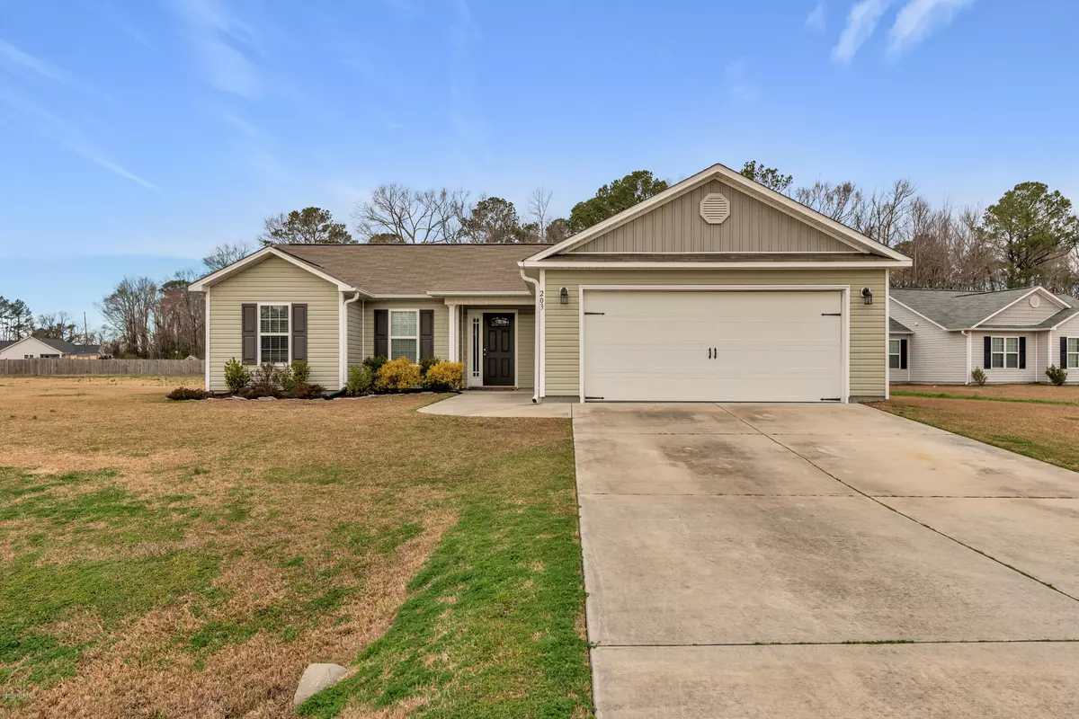 Richlands, NC 28574,203 Garden Folly LN