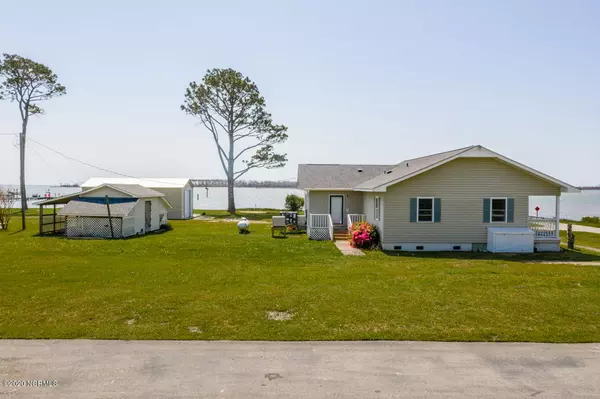 Gloucester, NC 28528,335 Sleepy Point RD