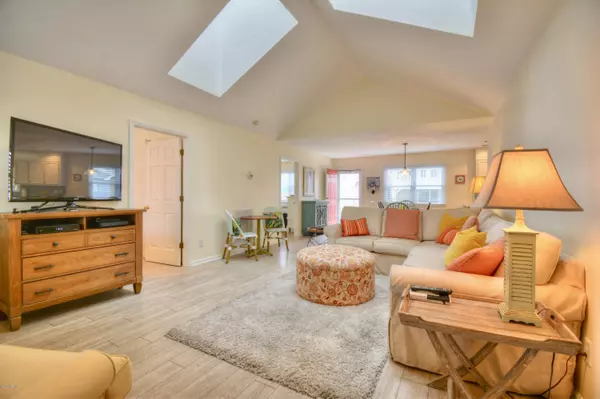 Sunset Beach, NC 28468,412 31st ST